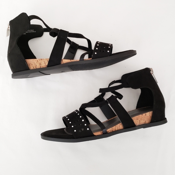 SOLD. Cloudwalkers | 7W BlackWedge Sandals - Picture 2 of 6